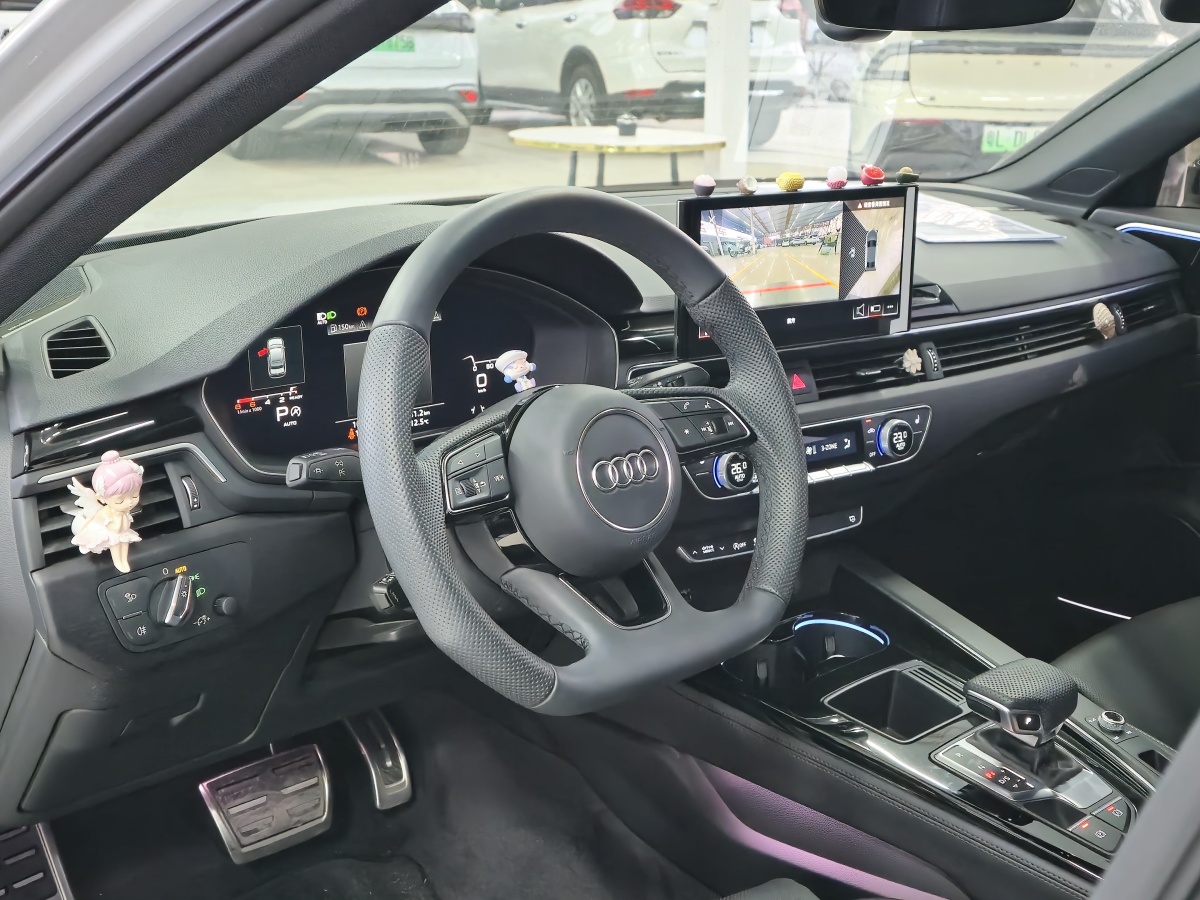 Audi A4L 2025 car image #12