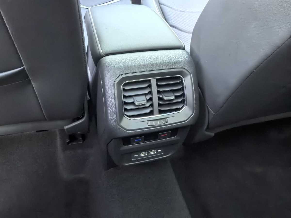 Volkswagen Tiguan L New Energy 2020 изображение автомобиля #12