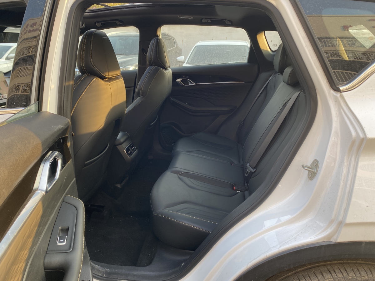 GEELY Coolray 2024 car image #12