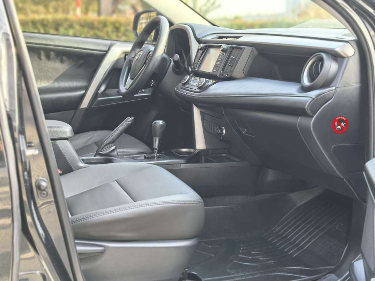 Toyota RAV4 2019 #12 Toyota RAV4 2019 car image #12