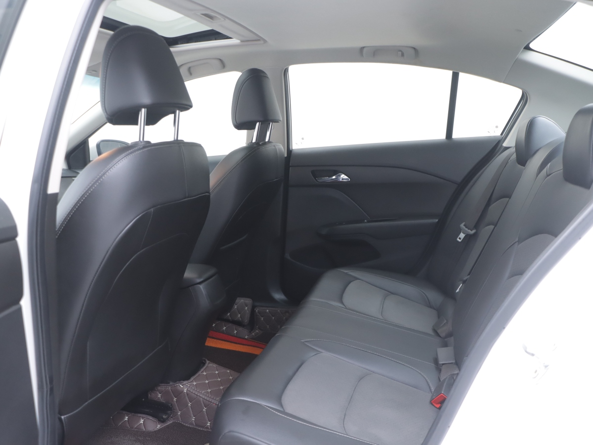 Chevrolet Cavalier 2017 صورة سيارة #12