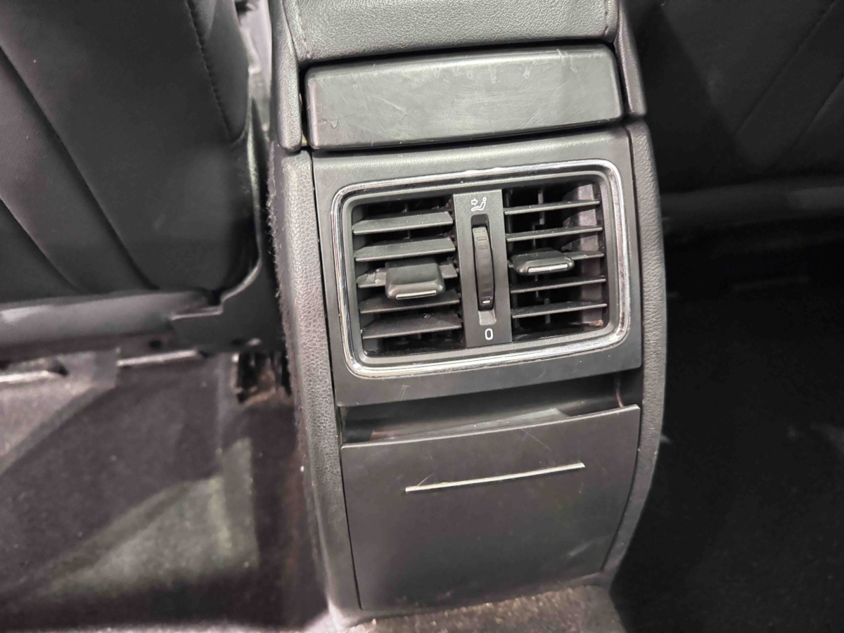 Skoda Yeti 2015 car image #12