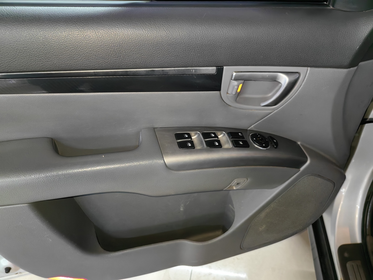 Hyundai Santa Fe Classic 2010 #12 Hyundai Santa Fe Classic 2010 car image #12