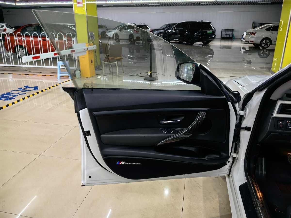 BMW 3 Series GT 2017 immagine di auto #12