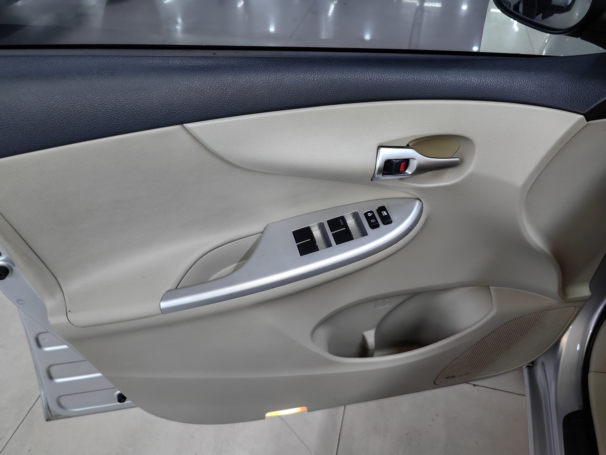 Toyota Corolla 2014 car image #12