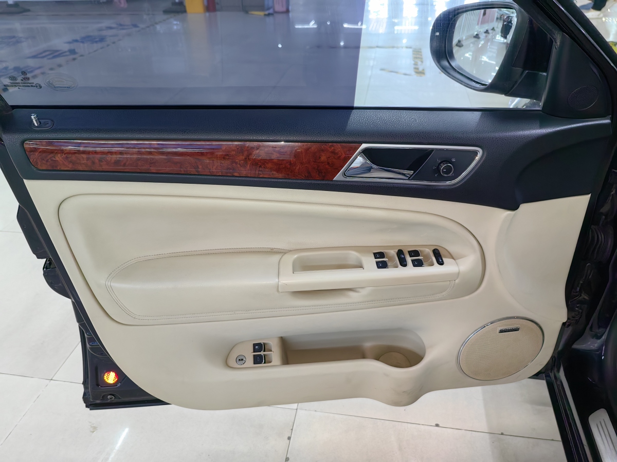 Volkswagen Passat Lingyu 2009 car image #12