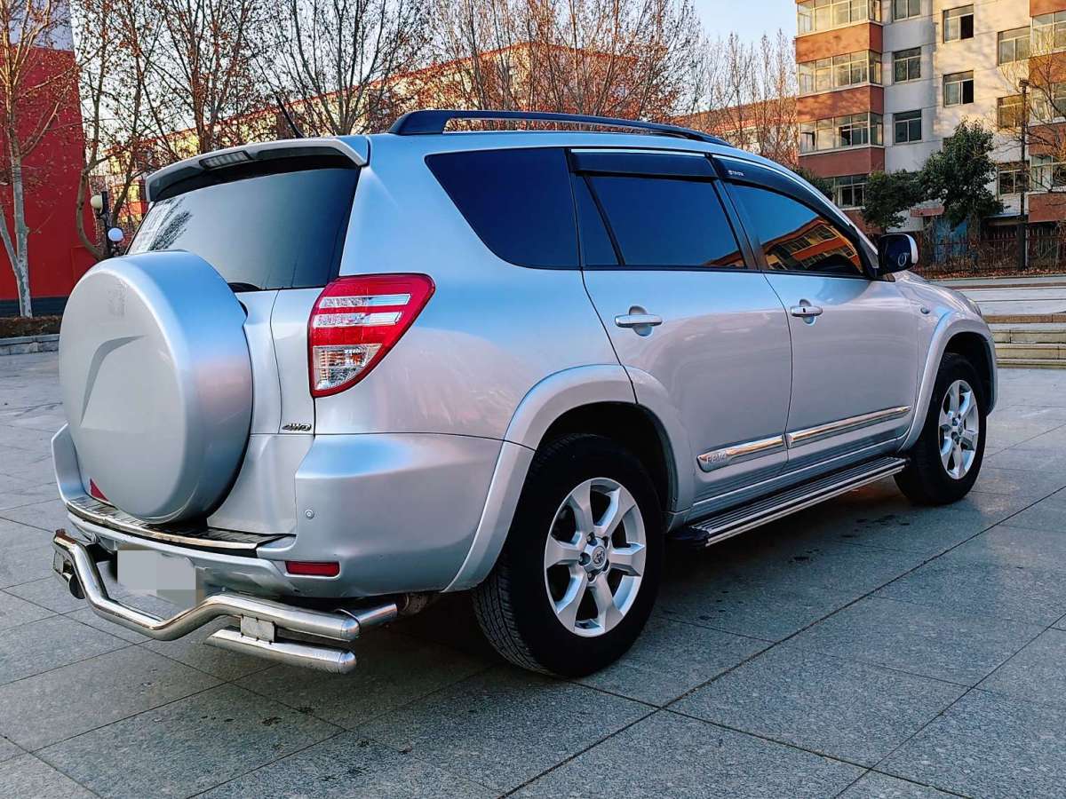 Toyota RAV4 2009 car image #12