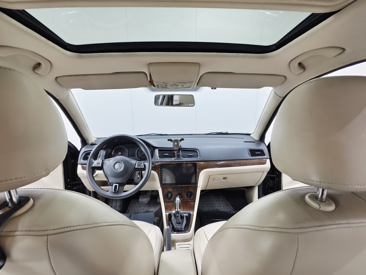 Volkswagen Lavida 2013 car image #12