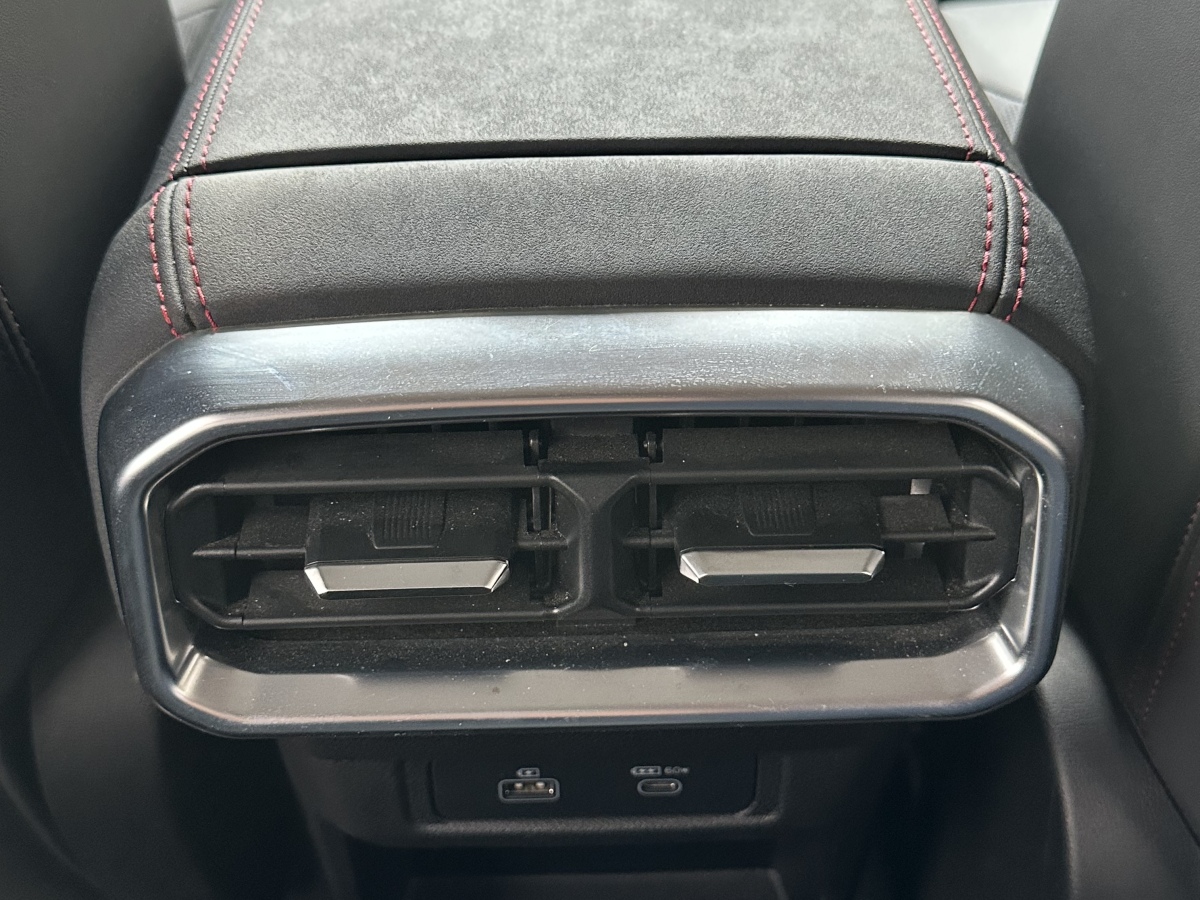 Jetour 2024 car image #12