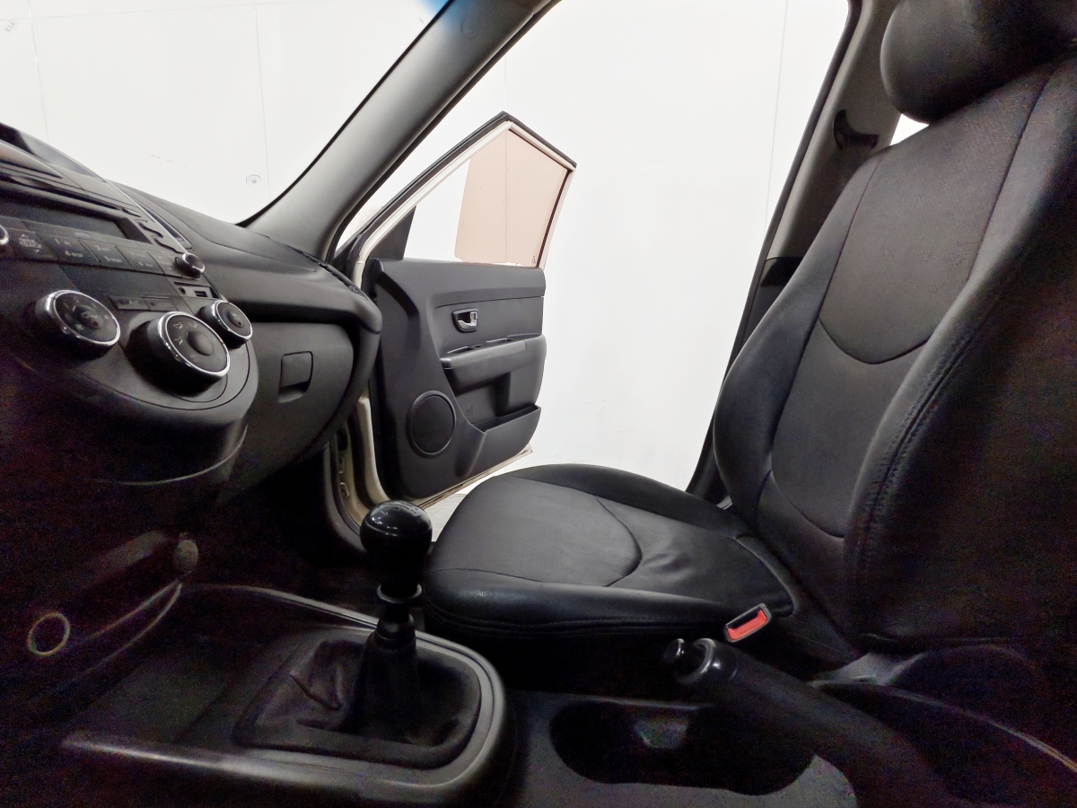 起亚 秀尔 2013 汽车图片 #12