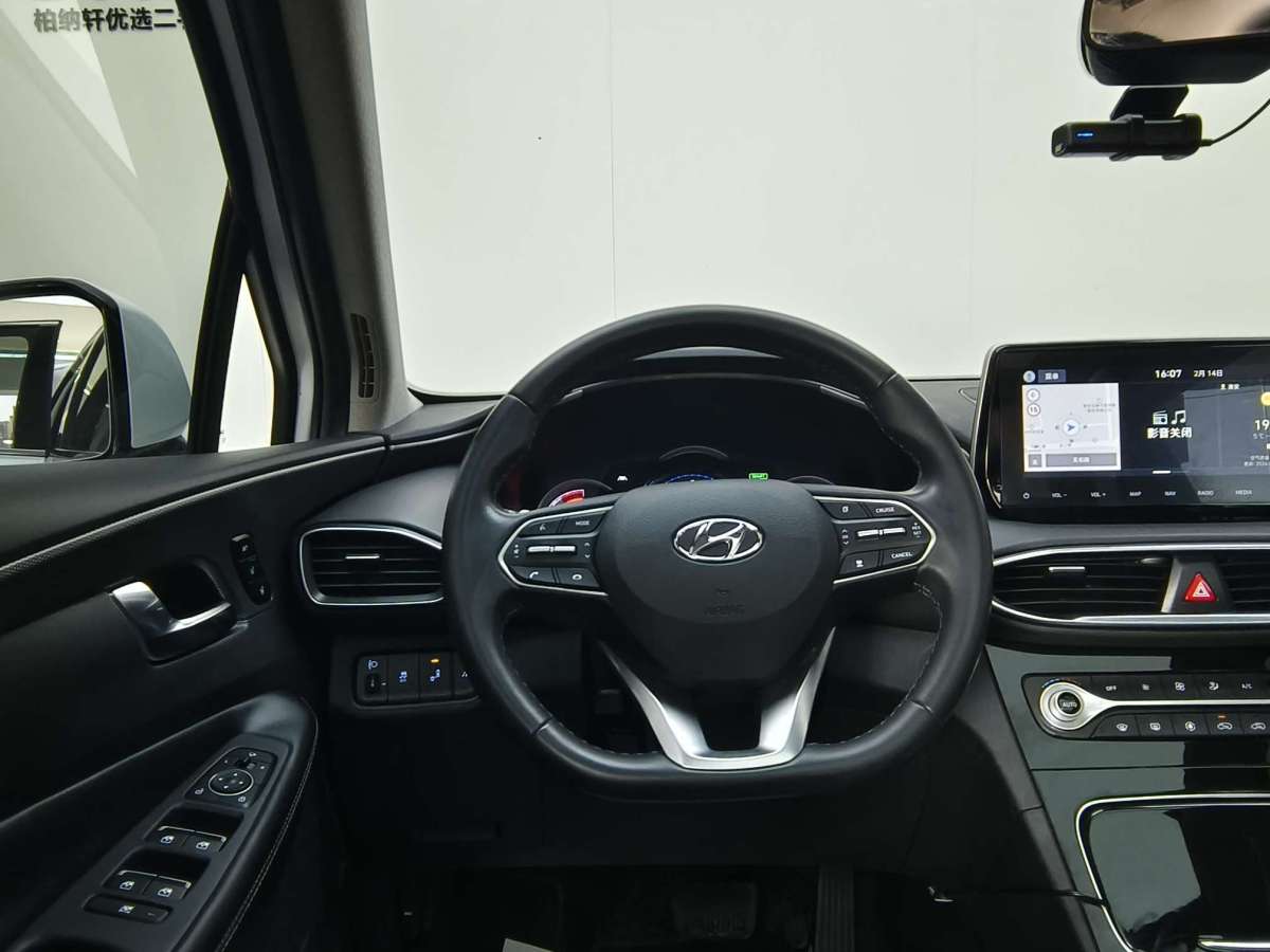 Hyundai Santa Fe 2021 car image #12