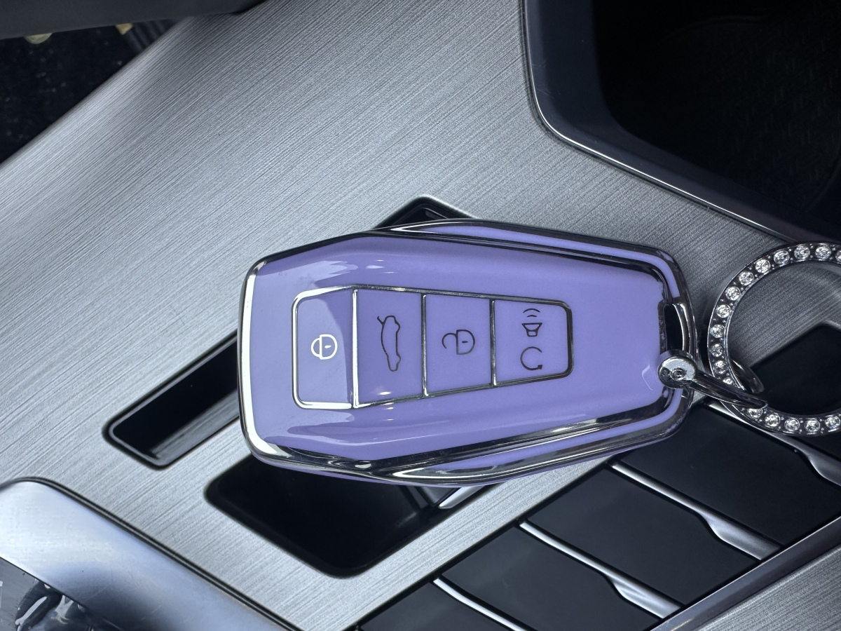 GEELY Coolray 2025 car image #12