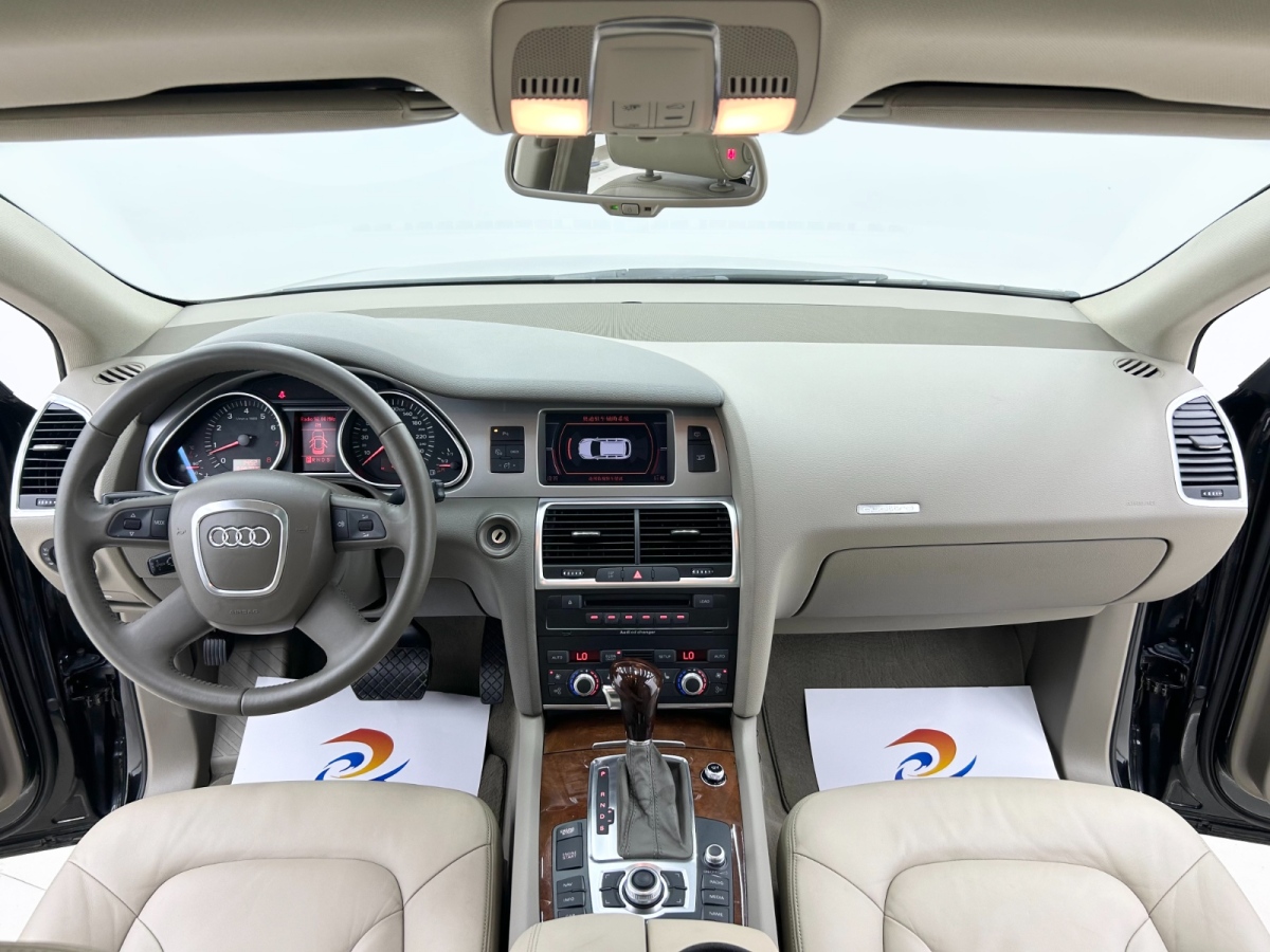 Audi Q7 2013 car image #12