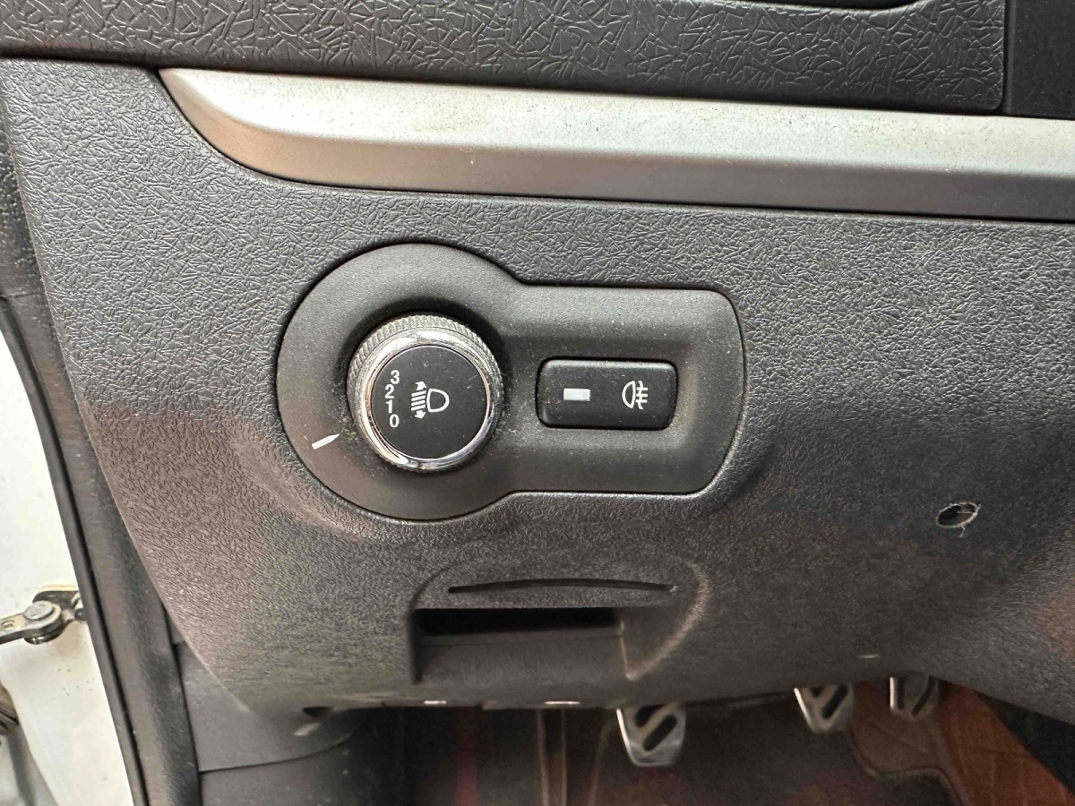 名爵 MG5 2015 汽车图片 #12