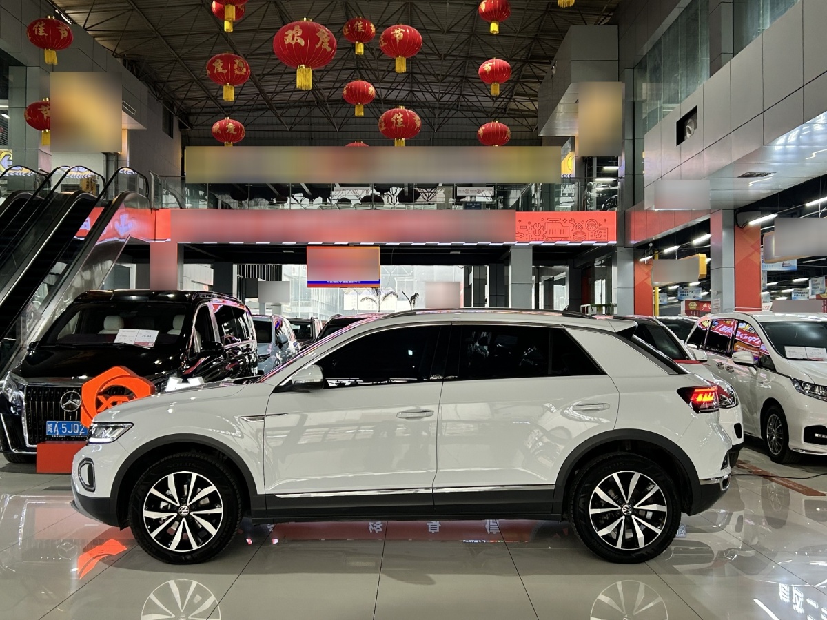 Volkswagen T-Roc 2025 immagine di auto #12