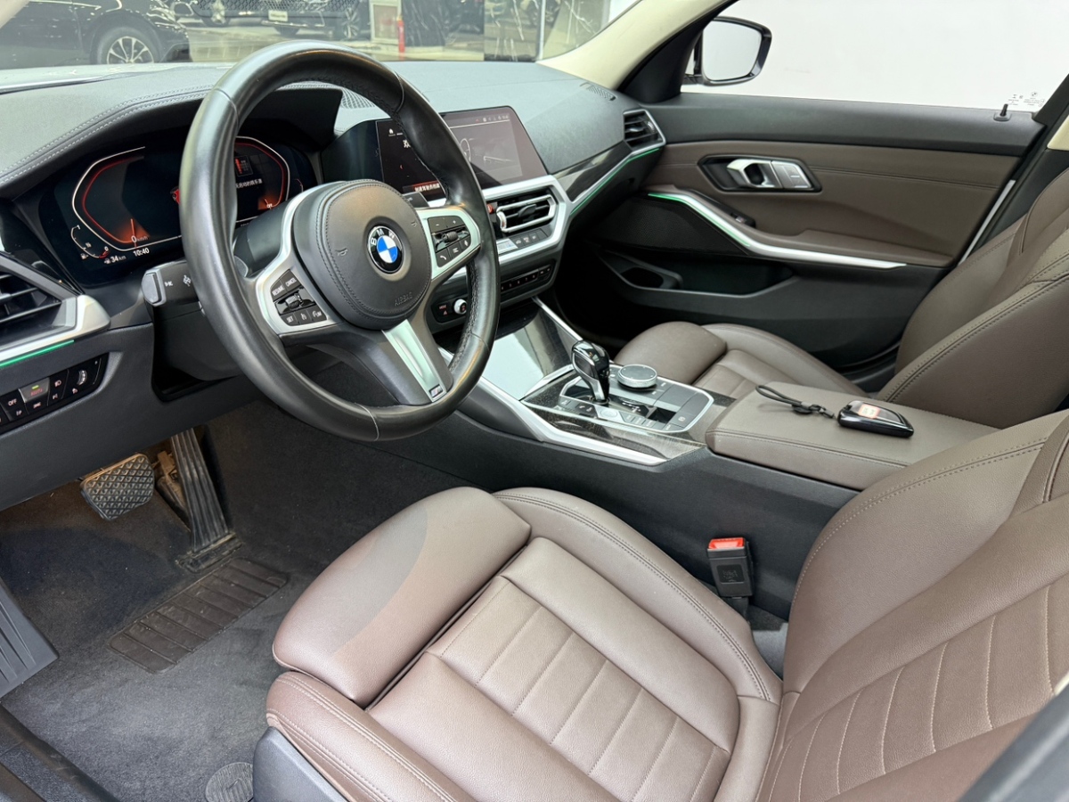 BMW 3 Series 2020 car image #12