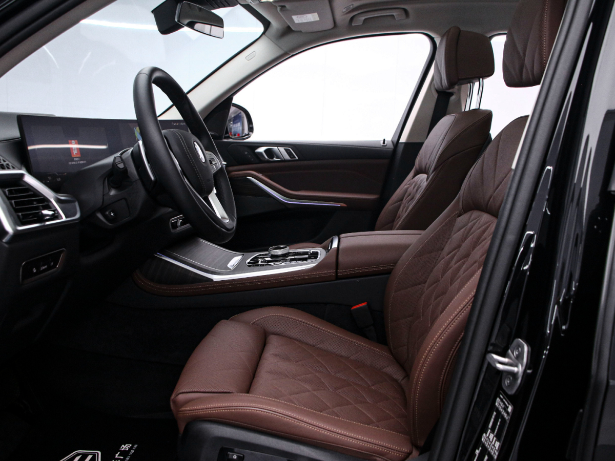 BMW X7 2025 immagine di auto #12