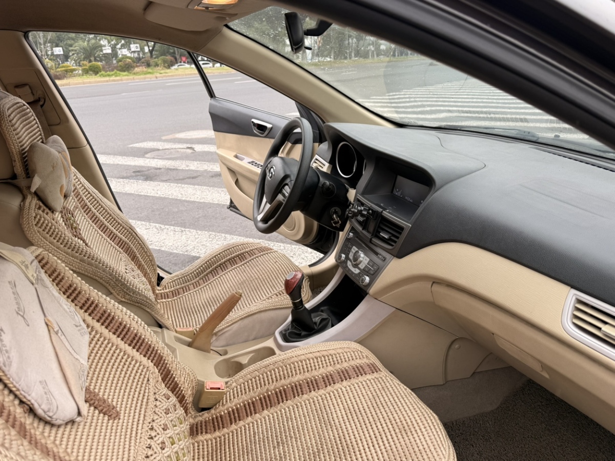 Soueast V5 Lingzhi 2012 car image #12