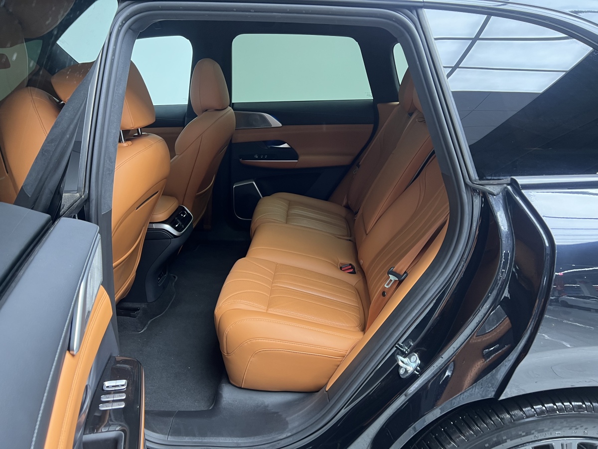 Xpeng G9 2025 car image #12