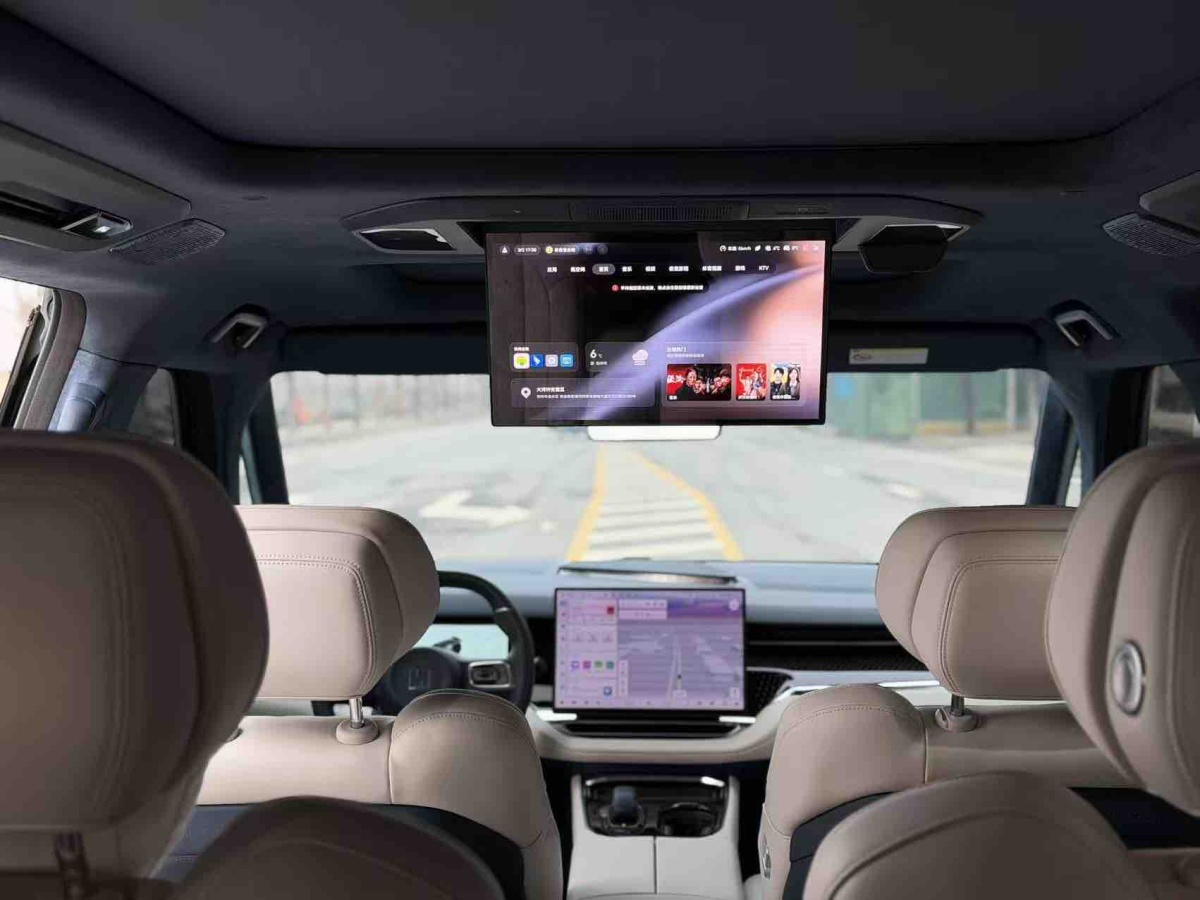 极氪 极氪009 2024 汽车图片 #12