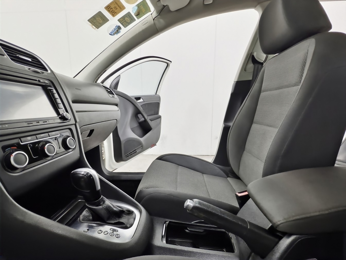 Volkswagen Golf 2014 car image #12