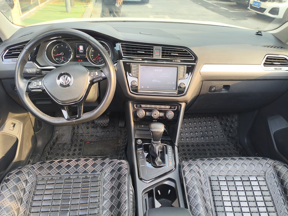 Volkswagen Tiguan X 2017 imagem de carro #12