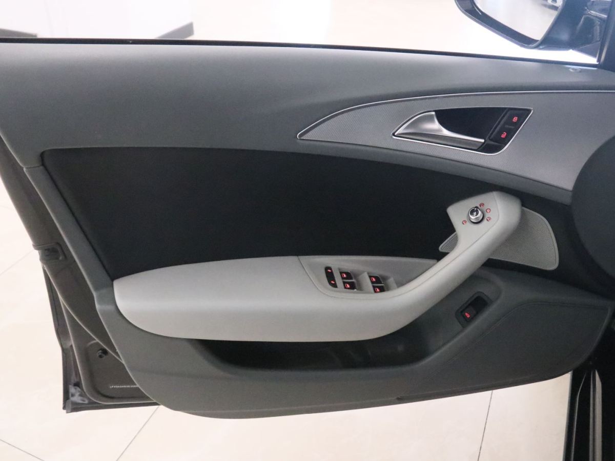 Audi 2014 car image #12