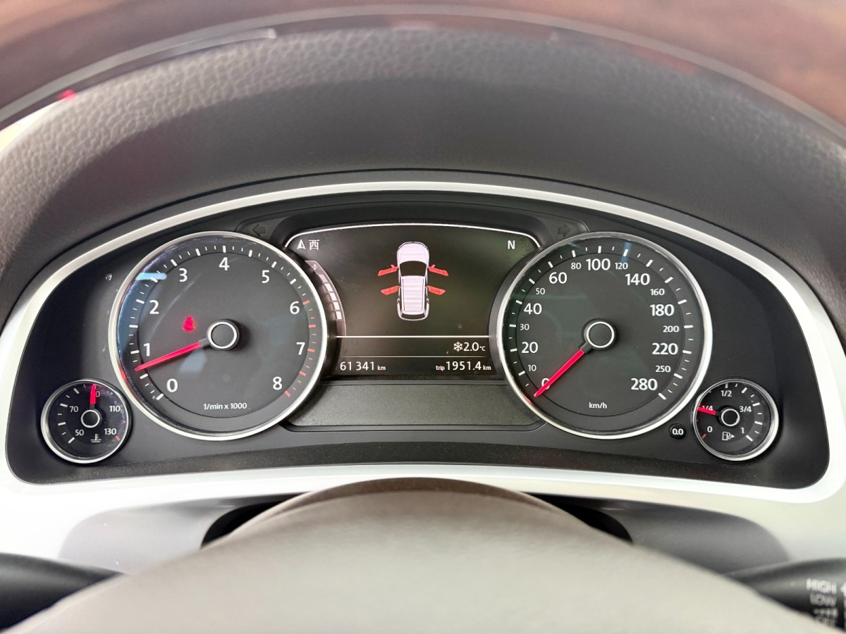 Volkswagen Touareg 2015 car image #12