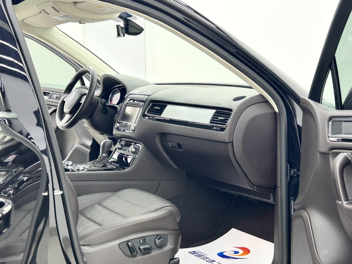 Volkswagen Touareg 2017 immagine di auto #12