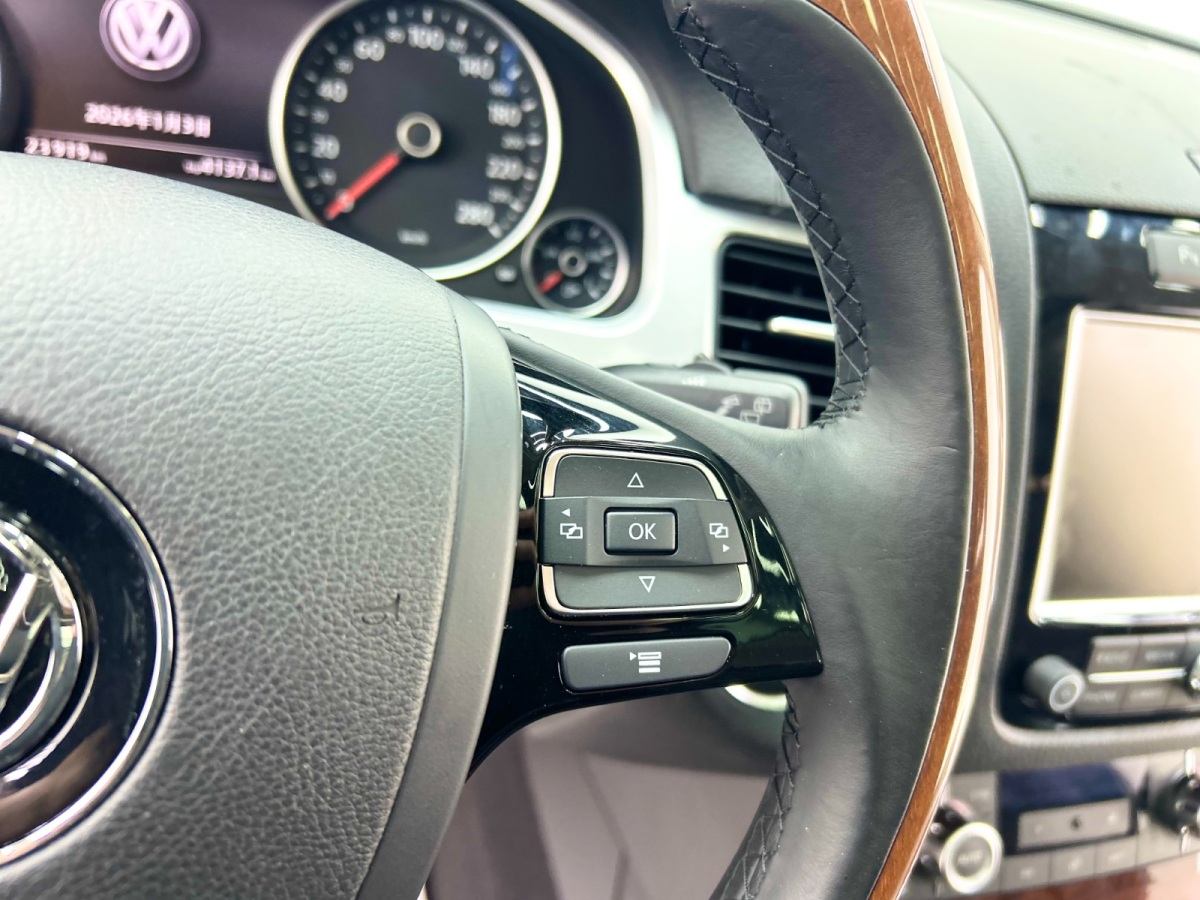 Volkswagen Touareg 2014 car image #12