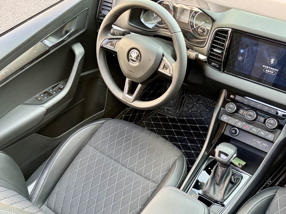 Skoda Karoq 2020 car image #12