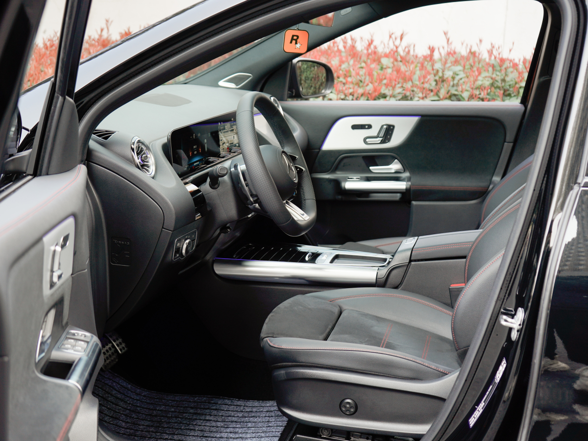 Mercedes-Benz GLA AMG 2024 car image #12