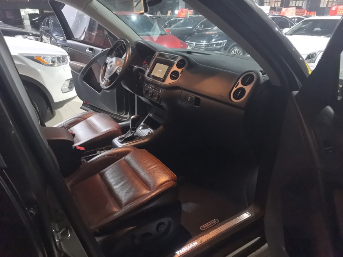 Volkswagen Tiguan 2014 car image #12