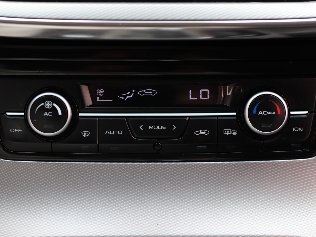 GEELY 2019 #12 GEELY 2019 car image #12