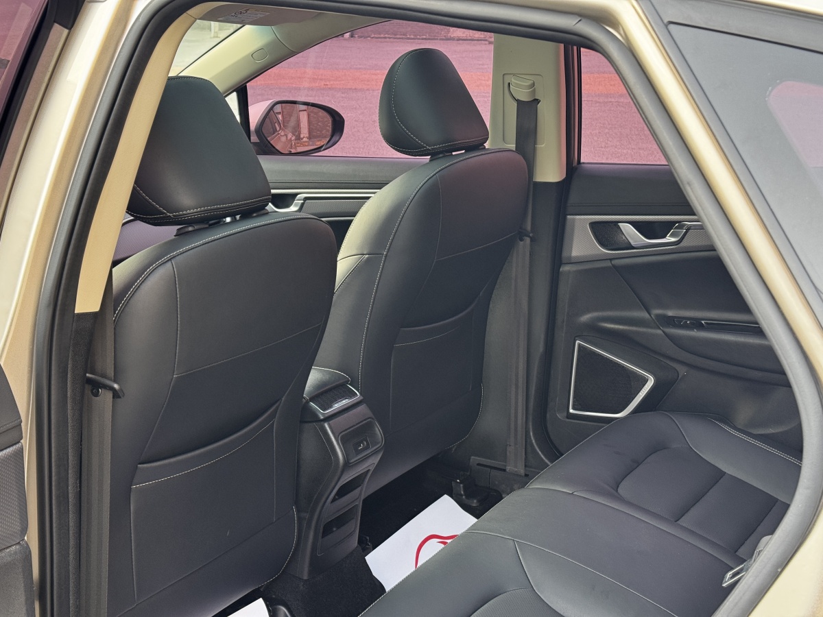 GEELY Emgrand GS 2018 car image #12
