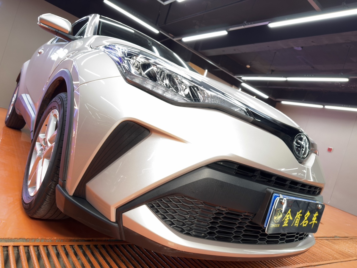 Toyota C-HR 2021 car image #12