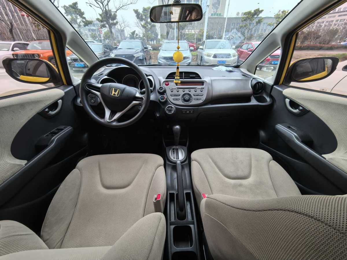 Honda Fit 2011 صورة سيارة #12