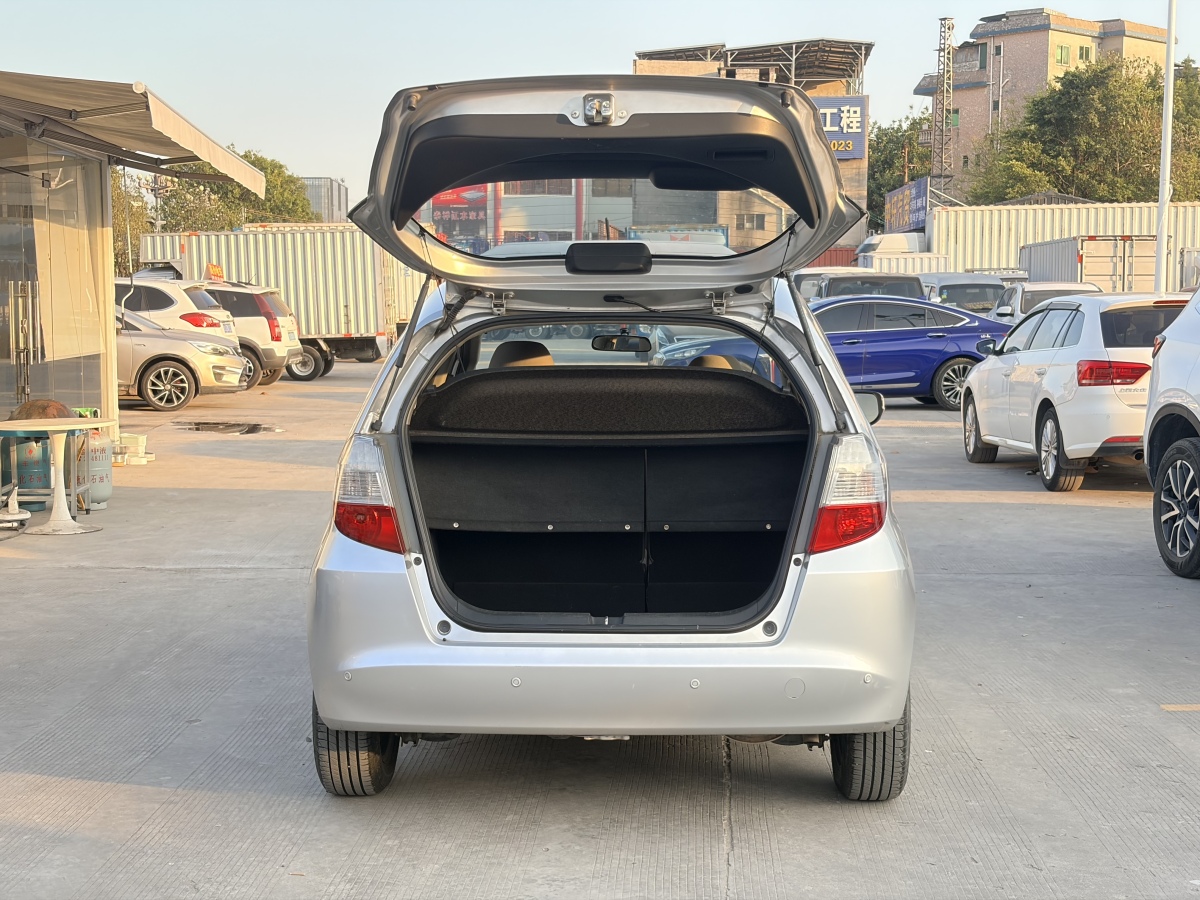 Honda Fit 2011 car image #12