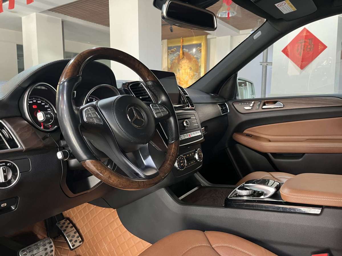 Mercedes-Benz GLS Class 2016 car image #12