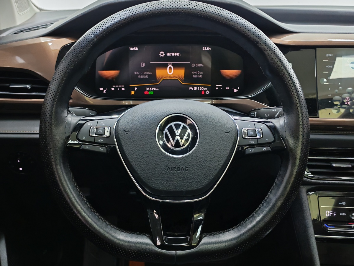 Volkswagen 2023 car image #12