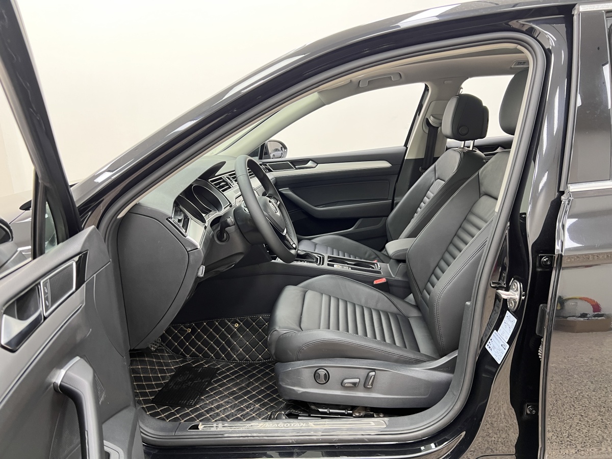 Volkswagen 2017 car image #12