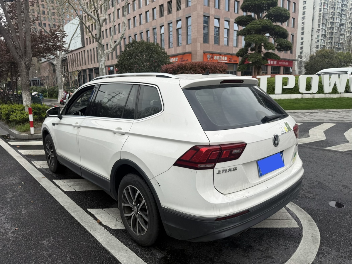 Volkswagen Tiguan L 2019 immagine di auto #12