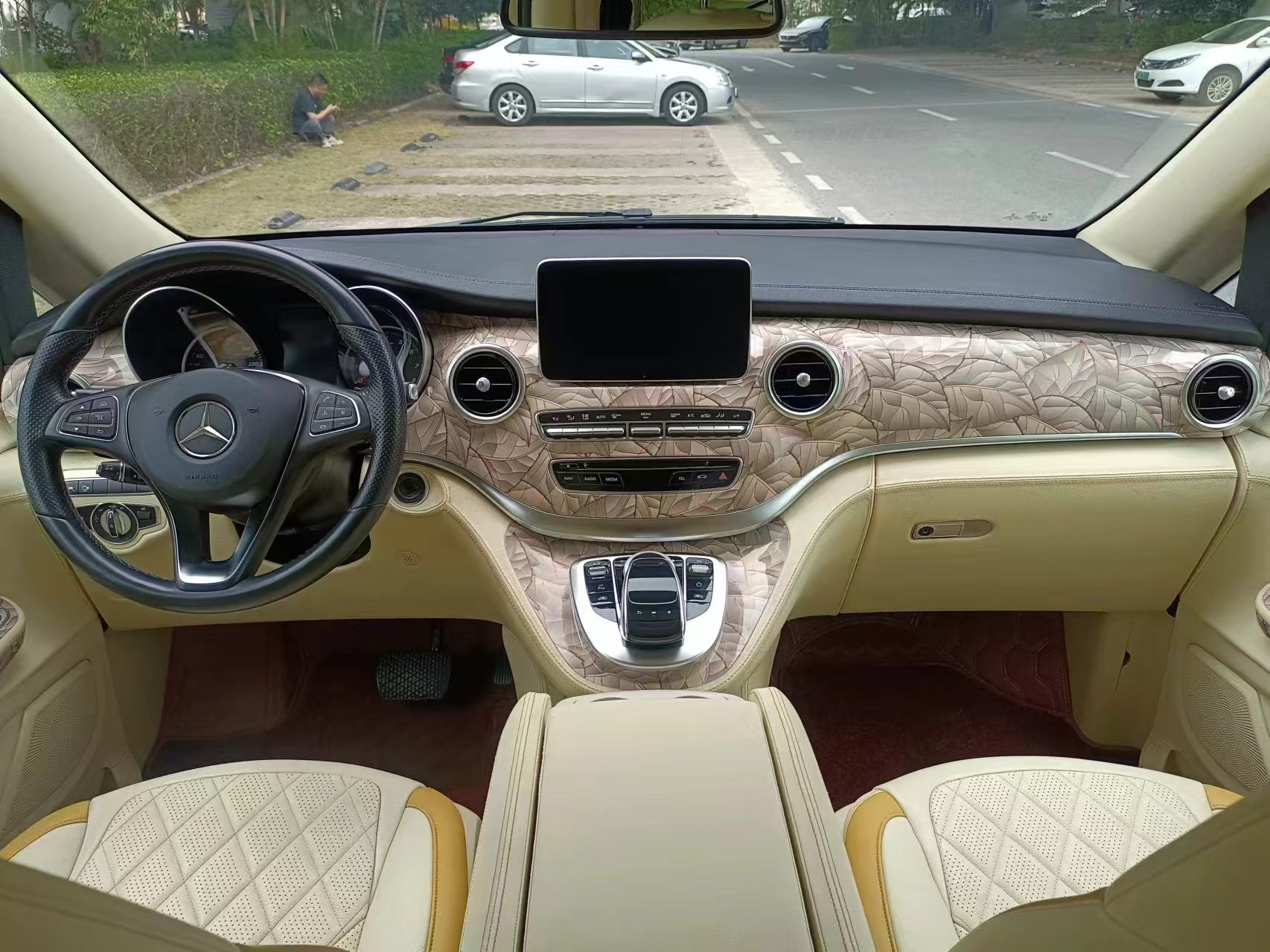 Mercedes-Benz V Class 2020 #12 Mercedes-Benz V Class 2020 car image #12