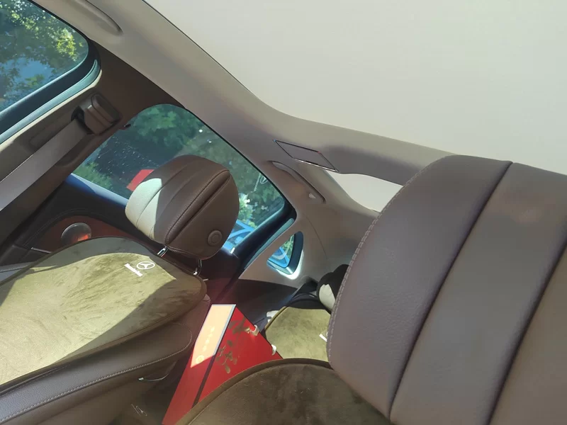 Mercedes-Benz E Class New Energy 2021 car image #12