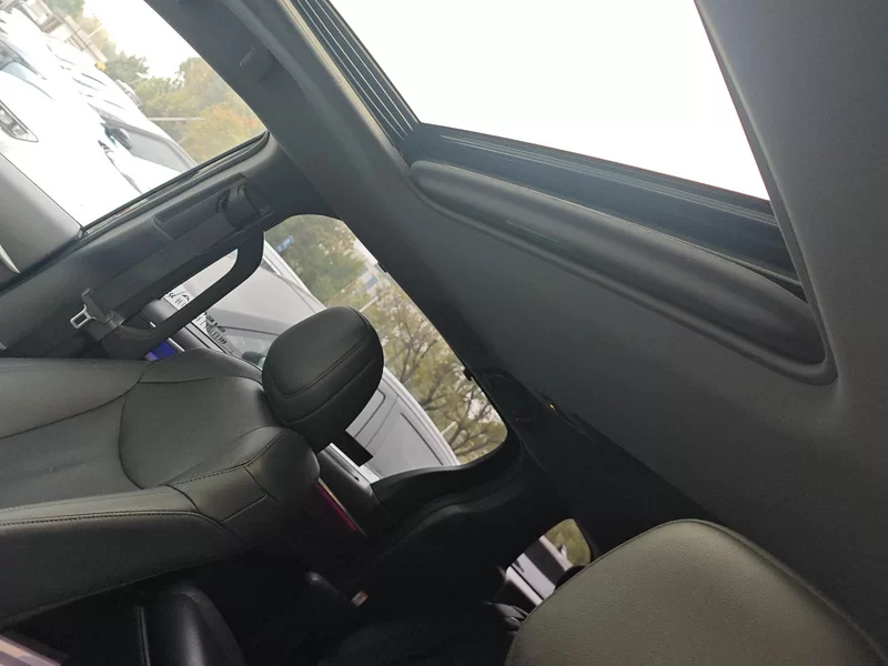 Toyota Sienna 2023 image de voiture #12