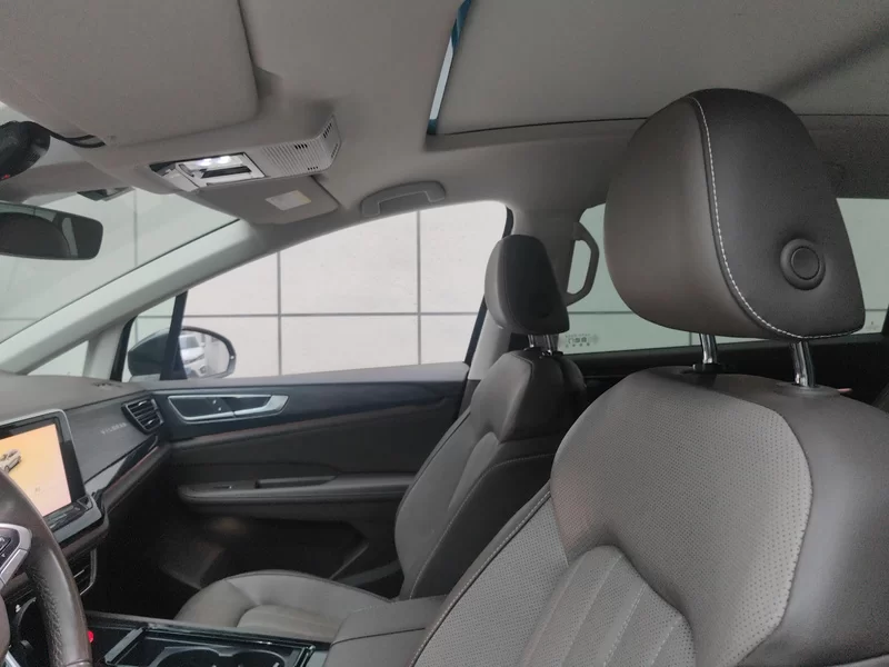 Volkswagen Viloran 2022 car image #12