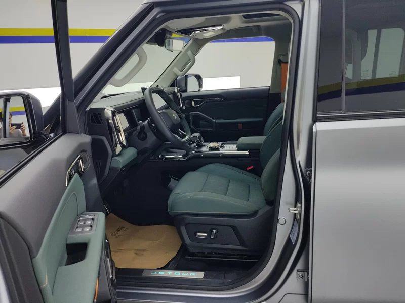 Jetour Traveller 2023 car image #12