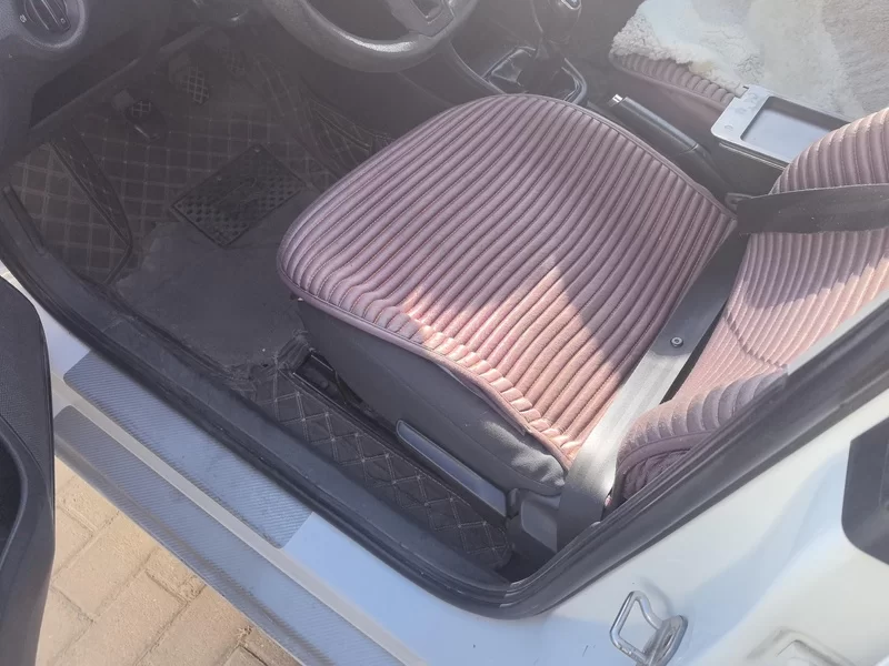 Skoda Rapid 2018 car image #12