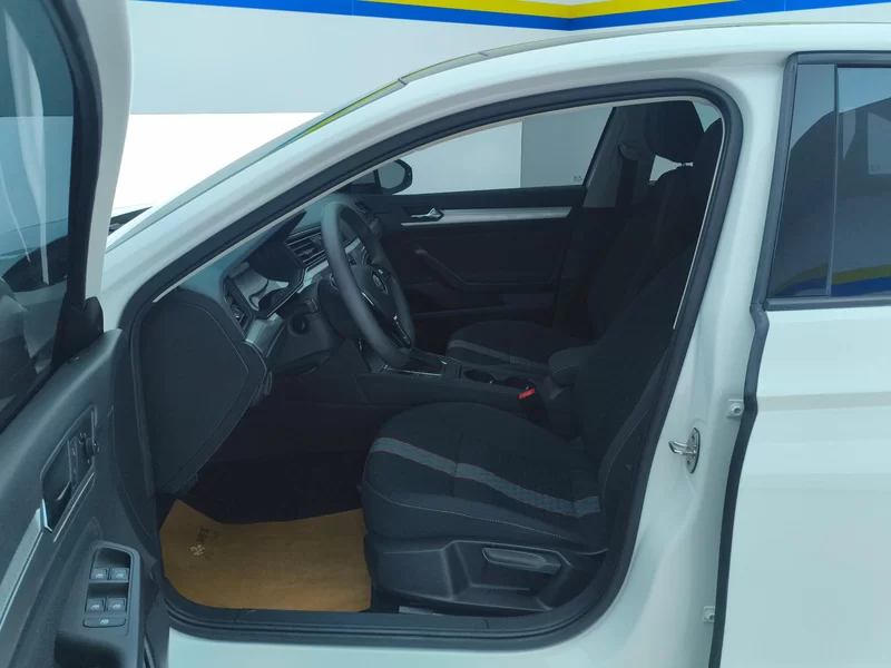 Volkswagen Lamando 2022 car image #12