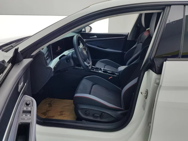 Volkswagen Lamando 2024 immagine di auto #12